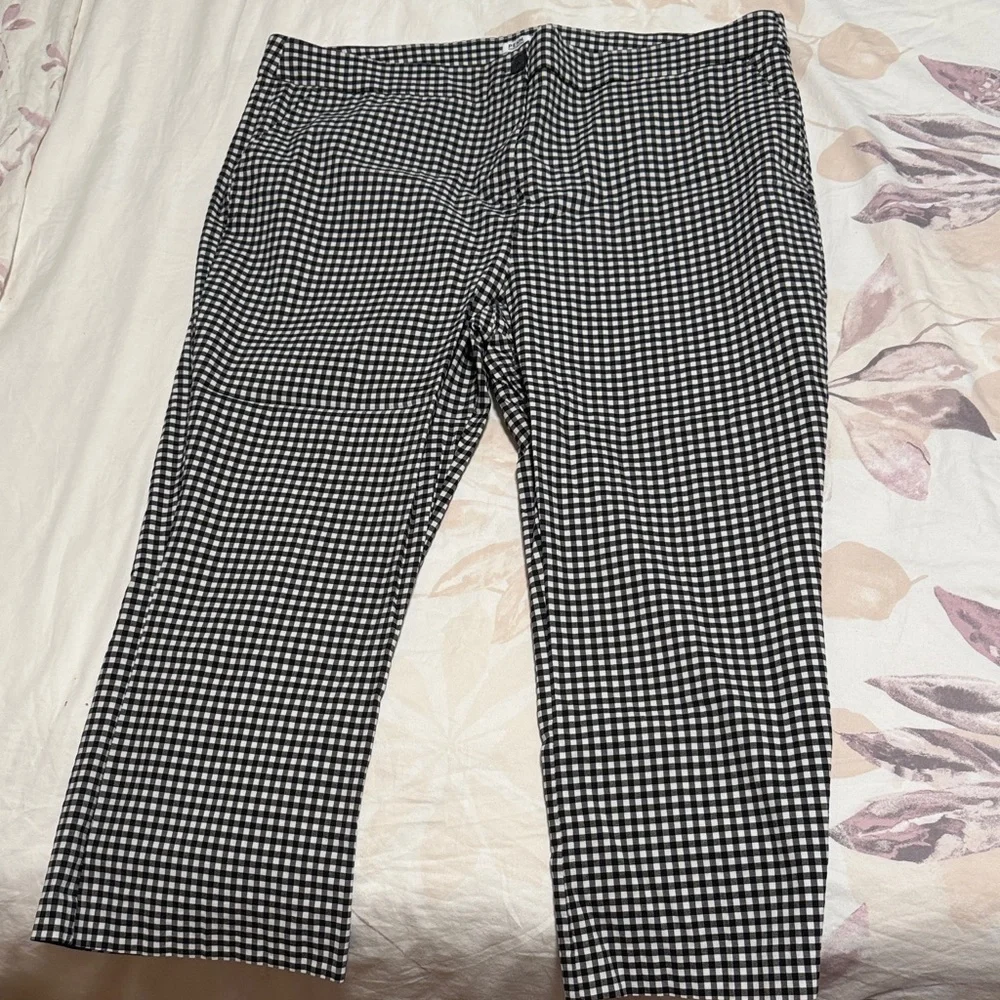 Black & White Gingham Ankle Pants - Picture 1 of 4